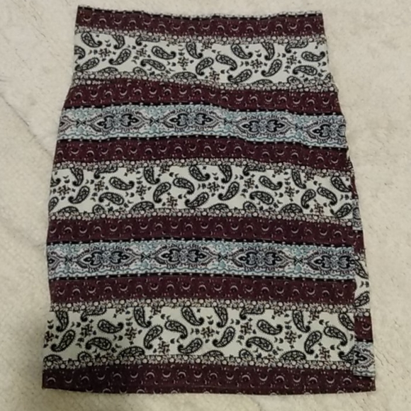 Charlotte Russe Dresses & Skirts - 🟢/$3 Charlotte russe skirt